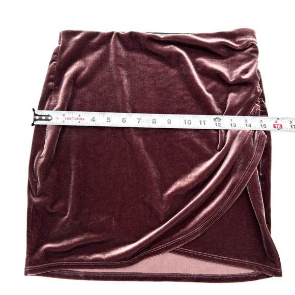 2019 EXPRESS Mauve Velvet Ruched Hip Elastic Waist Pull On Mini Skirt XS 26x15" - Picture 6 of 10